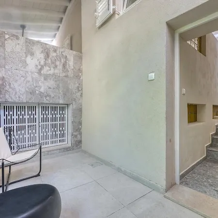 Apartment 1br Star Wars Inspired Duplex Loft /w Sea View - Happy *